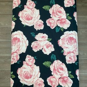 Emily & Merrit PBK Bed of Roses Crib Sheet